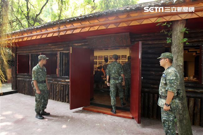 「神泉茶坊｣因為茶坊旁有口神泉井，是島上官兵喝茶休閒娛樂的好地方。（記者邱榮吉/大膽島拍攝）