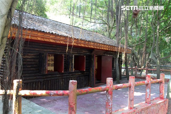 「神泉茶坊｣因為茶坊旁有口神泉井，是島上官兵喝茶休閒娛樂的好地方。（記者邱榮吉/大膽島拍攝）