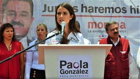 墨西哥總統、首長選舉將近，一名18歲女子寶拉（Paola González）參選特帕蒂特蘭市（Tepatitlán）市長，她不僅擁有超高顏質，也精通多國語言，備受外界矚目。（圖／翻攝自推特）
