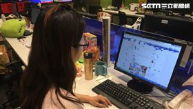 逛網拍、臉書、玩電腦、網路詐騙，示意圖，不用寫記者名