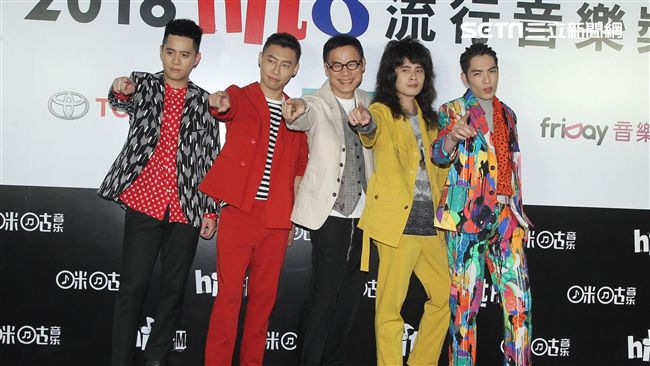 跨世代合作羅大佑！蕭敬騰和教父尬琴