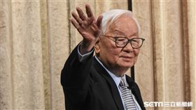 台積電董事長張忠謀主持法說會。 圖／記者林敬旻攝