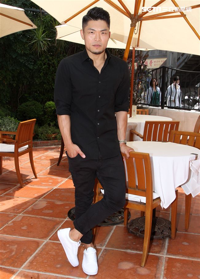 李玖哲入圍第29屆金曲獎「最佳國語男歌手」角逐歌王。（記者邱榮吉/攝影）