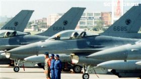 編號6685 失聯Ｆ-16 記者邱榮吉攝