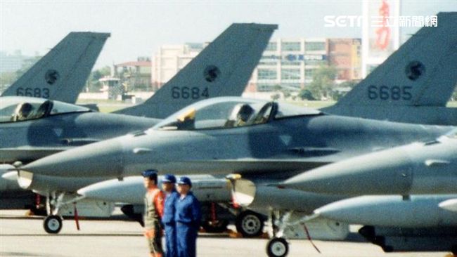 F-16失聯！國防部長坐鎮指揮救援