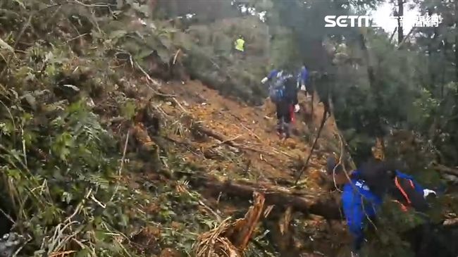 空軍F-16墜機失聯　撞擊點找到了