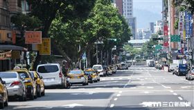 萬安演習，民眾車輛配合警方疏散。 （圖／記者林敬旻攝）