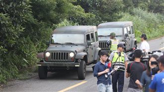 飛官遺體尋獲！搜救隊明上午尋黑盒子