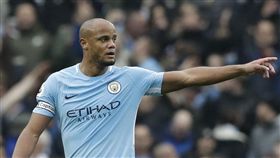 孔帕尼負傷退場，比葡熱身賽0：0戰平。（圖／美聯社／達志影像）