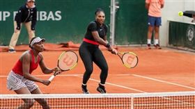 ▲小威廉絲與大威的女雙。（圖／取自Serena Williams IG）