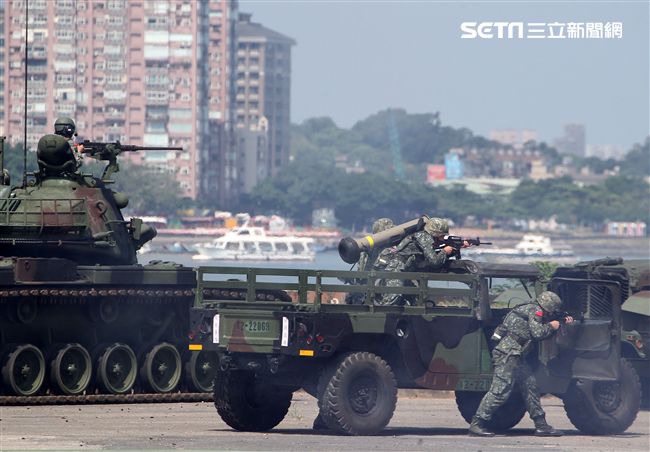 部隊官兵必須透過平日真實的戰備訓練，再利用各項演習時機，驗證指揮與協調機制，將戰力發揮至極致。（記者