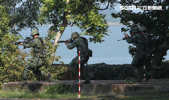 國軍「漢光34號」演習實兵驗證進入第2天，負責淡水河防守備任務的第三作戰區關渡地區指揮部，針對河防實
