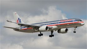 American Airlines 美國航空
https://www.flickr.com/photos/bribri/16238436179/in/photolist-qJWekz-q3CVeQ-5RU4y2-7Hxhhb-pJrw4z-9Fxx3n-7X9DvL-e97vB8-q3LGzf-p8iNxA-cnyrWm-a6ZGyV-afw9-7d6rYF-tSKKNG-F5U4jn-srmUs