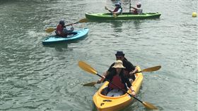台中軟埤仔溪獨木舟　開放民眾登船體驗台中市豐原區軟埤仔溪在舉辦龍舟競賽後，4日、5日兩天除舉辦輕艇水球及輕艇競速競賽，現場也舉辦獨木舟體驗，預計各開放200名民眾報名登船體驗。（市府提供）中央社記者郝雪卿傳真　107年6月4日