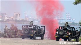 漢光演習／關渡地區指揮部，5日上午針對河防實施反突擊、反滲透演練 記者邱榮吉攝