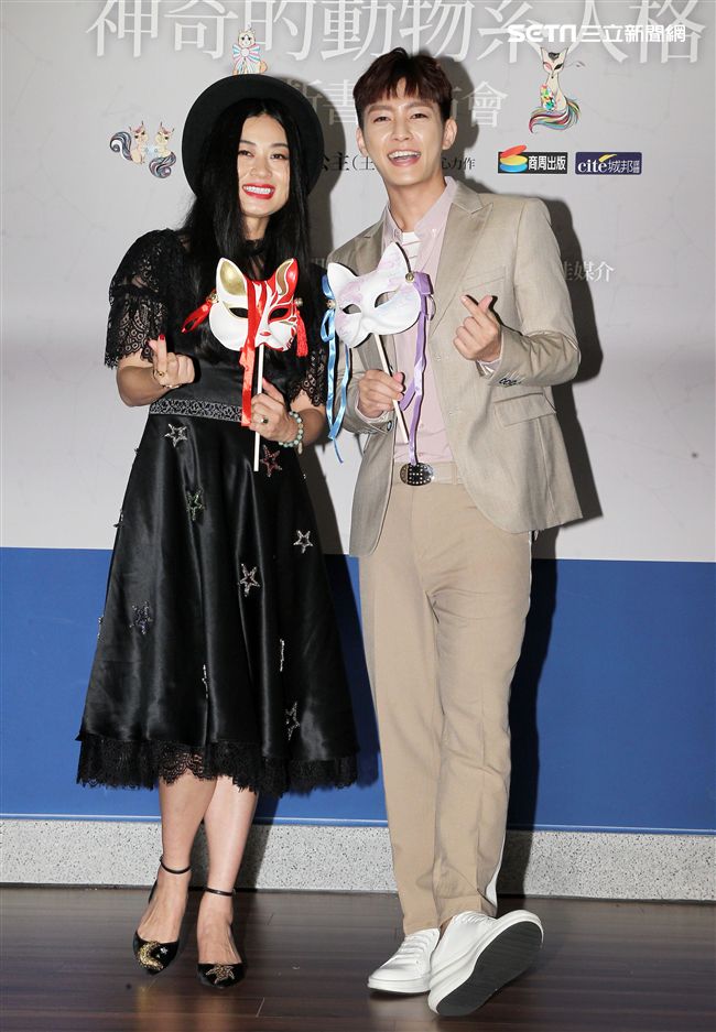 炎亞倫、愛莎公主聯手出擊文創、影視、設計、藝術潮牌。（記者邱榮吉/攝影）