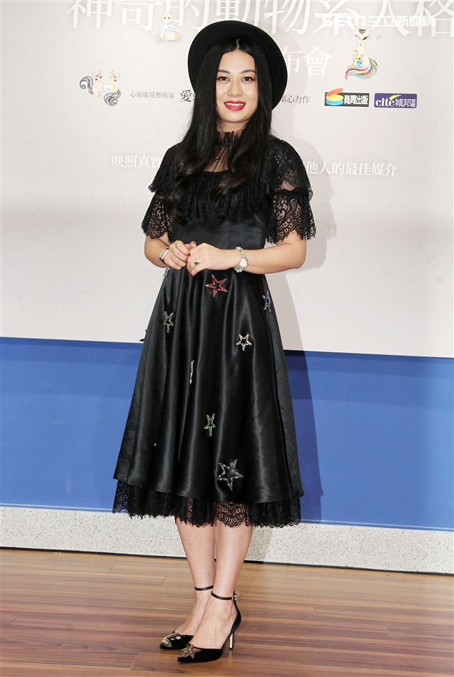 愛莎公主「神奇的動物系人格」新書發表。（記者邱榮吉/攝影）