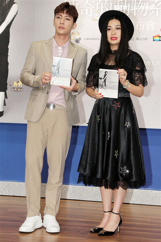 炎亞倫、愛莎公主聯手出擊文創、影視、設計、藝術潮牌。（記者邱榮吉/攝影）