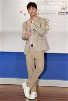 炎亞倫祝賀好友愛莎公主新書發表。（記者邱榮吉/攝影）