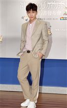 炎亞倫祝賀好友愛莎公主新書發表。（記者邱榮吉/攝影）