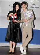 炎亞倫、愛莎公主聯手出擊文創、影視、設計、藝術潮牌。（記者邱榮吉/攝影）