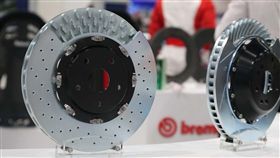 碟煞就靠夾持的力量　原理簡單科技卻很多（圖／車訊網）