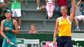 楊釗煊（左）與詹皓晴。（圖翻攝自GO！台灣網球！臉書）