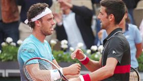 切奇納托（Marco Cecchinato）、喬科維奇（Novak Djokovic）（圖／翻攝自推特）