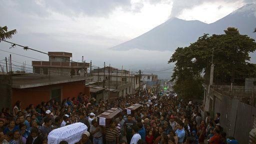 瓜地馬拉火山再噴發　至少72人死亡