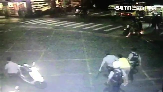 持假護照來台　移工違規遭攔與警扭打