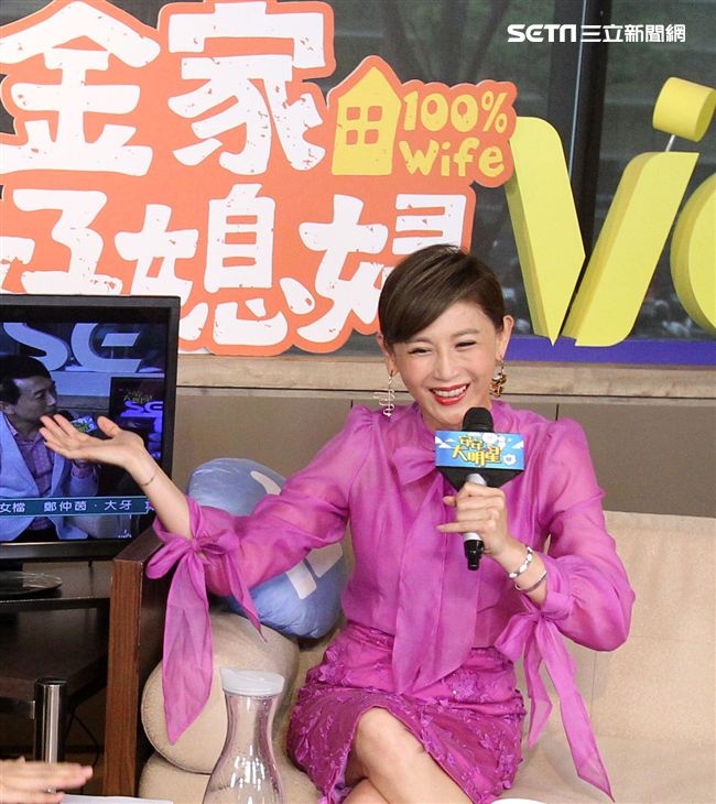 金家好媳婦鄭仲茵、大牙安安大明星。（記者邱榮吉/攝影）