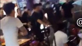 台北,松山,饒河街夜市,討債,攤商,挫傷。翻攝畫面