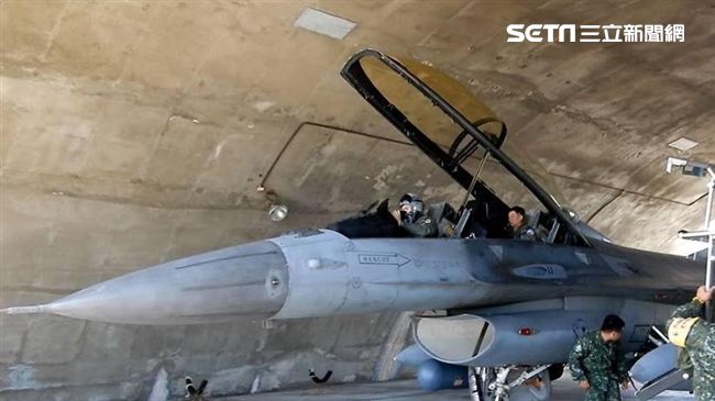 漢光意外後！F-16現身台東演訓
