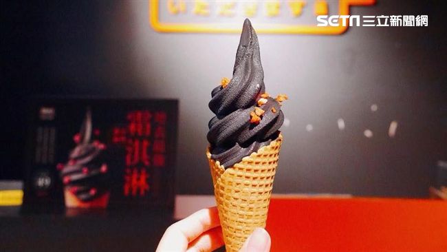 肉彈！燒肉丼推新菜　加映暗黑霜淇淋
