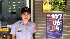 正妹女警暖心勸　男子打消輕生念頭
新北市,瑞芳,四腳亭,陸橋,自殺,想不開,輕生,女警,吳亦庭
毅哥提供