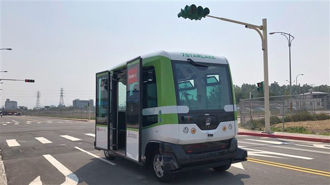 無人車年底開放　這些人全都不准開