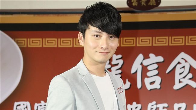 男星十年沒收入　慘淪吃水餃度日