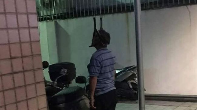 你在那做什麼？停車場這一幕嚇死人！