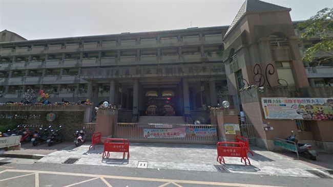 嘉義小學校外教學　蚵車翻12人送醫