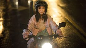 ▲郭書瑤在片中飾演女力魂爆發的「許鈴木」。（圖／良人行影業提供）