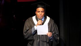 史瓦帝尼王子愛台灣　將留實踐攻讀碩士學位實踐大學9日舉行106學年度畢業典禮，史瓦帝尼王子班柯希（圖）擔任畢業生致詞代表，表達對台灣的熱愛，並將會繼續留在實踐大學攻讀碩士學位。中央社記者張皓安攝　107年6月9日