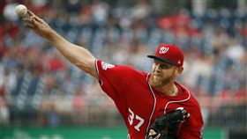 ▲華盛頓國民強投Stephen Strasburg肩膀出狀況提前退場。（圖／美聯社／達志影像）