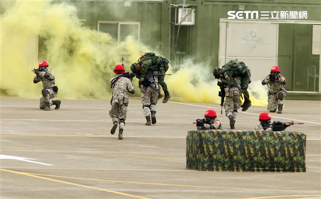 漢光34演習反空降敵軍進入我領域。（記者邱榮吉/清泉崗拍攝）