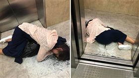 一名女網友日前下班回家時，驚見電梯口有一名酒醉女子躺在地上，她不知道該如何處理，只好拍照po文詢問廣大的網友。不少網友看到後，紛紛感嘆地說「又是不懂珍惜自己…」（圖／翻攝自爆料公社）