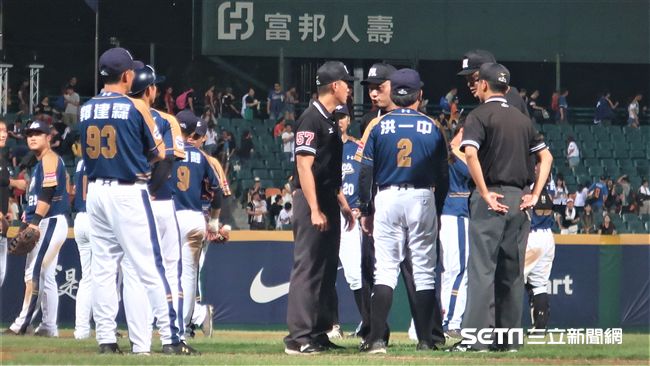 再見安有爭議！洪總認為應要輔助判決