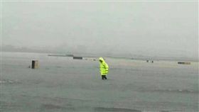 大陸,廣州,機場,積水,淹水,艾維尼颱風　圖／翻攝自微博