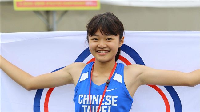 15歲楊睿萱　女子400跨欄再添銀