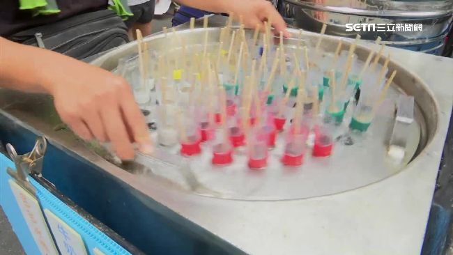 搖出夏天新商機！果汁鐵管急凍變冰棒