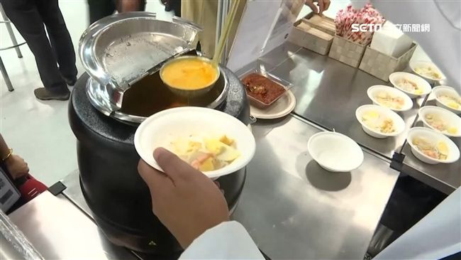 川金會受矚目！媒體中心變美食聯合國