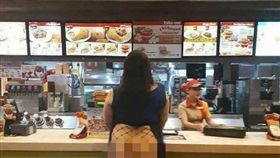 照片,背殺,下空（圖／reddit　https://www.reddit.com/r/Philippines/comments/7vmur1/i_really_miss_jollibee/）